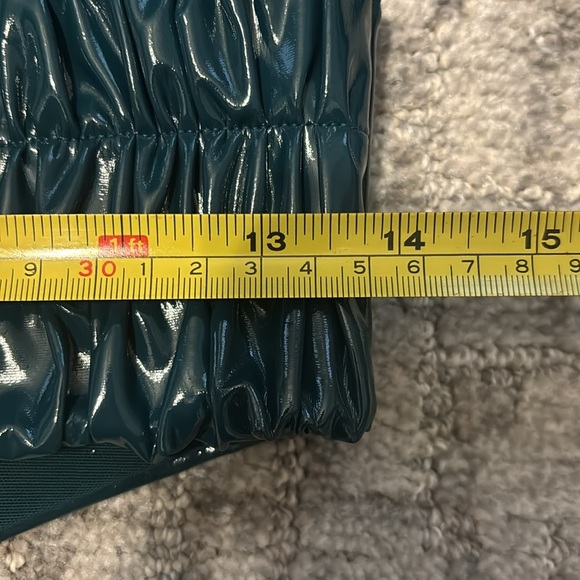 Savage X Fenty Leather Tease Vinyl Bandeau Bralette Size Large Hunter Green - Picture 8 of 9